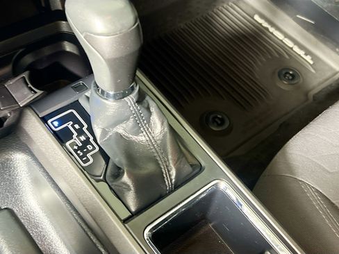 Used 2019 Toyota Tacoma TRD Sport image 25