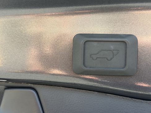 Used 2023 Toyota RAV4 XLE w/ Convenience Package FWD image 15
