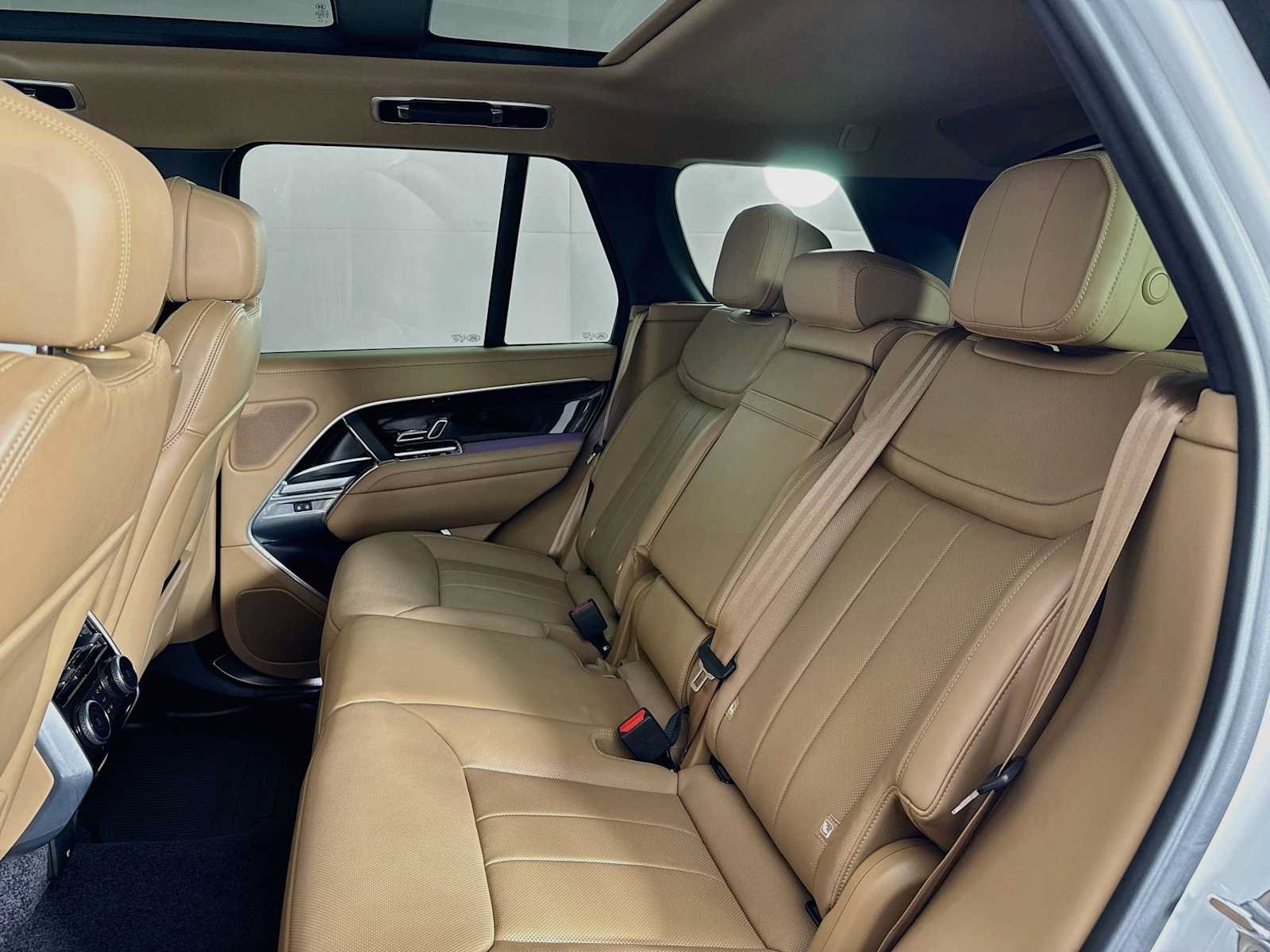 Used 2024 Land Rover Range Rover SE AWD/4WD image 22