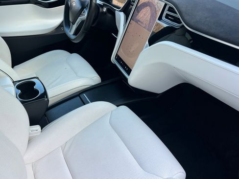 Used 2016 Tesla Model X P90D image 17