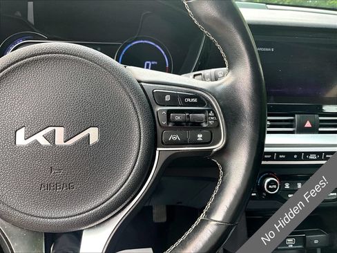 Used 2022 Kia Niro EX w/ Cold Weather Package FWD image 16