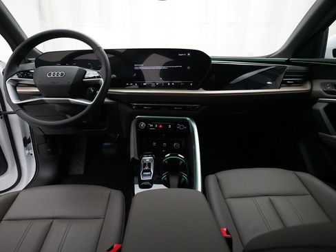 Used 2025 Audi Q5 Premium w/ Convenience Package AWD/4WD image 5