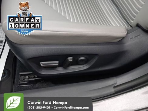 Used 2024 Toyota Camry SE image 12