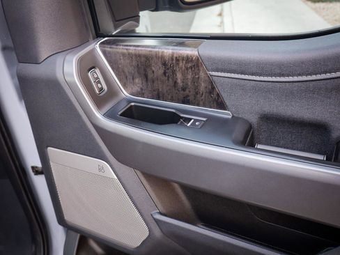 Used 2025 Ford F350 Lariat image 27