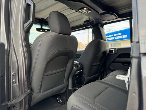 Used 2021 Jeep Wrangler Unlimited Sahara w/ Uconnect 4C Nav & Sound Group AWD/4WD image 13