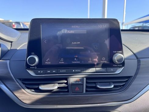 Used 2024 Nissan Altima 2.5 SV image 17