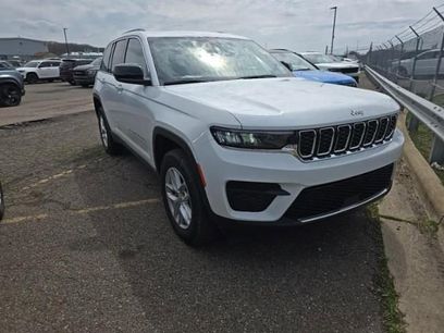 Used 2023 Jeep Grand Cherokee Laredo w/ Luxury Tech Group I