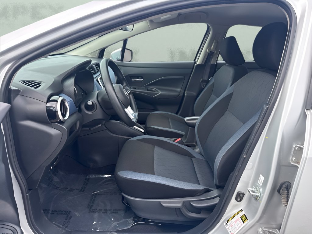Used 2025 Nissan Versa SV FWD image 9