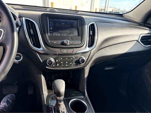 Used 2024 Chevrolet Equinox LT image 11