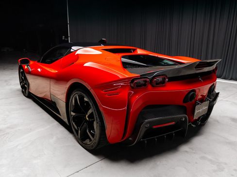 Used 2021 Ferrari SF90 Stradale AWD/4WD image 16