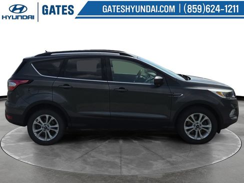 Used 2018 Ford Escape SE AWD/4WD image 3