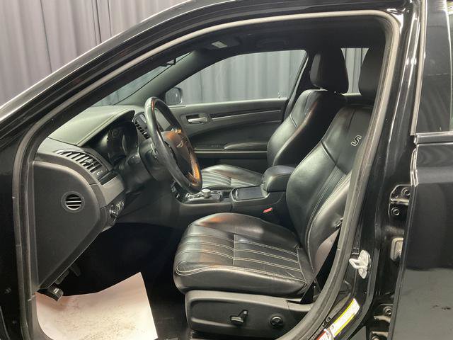 Used 2019 Chrysler 300 S RWD image 7