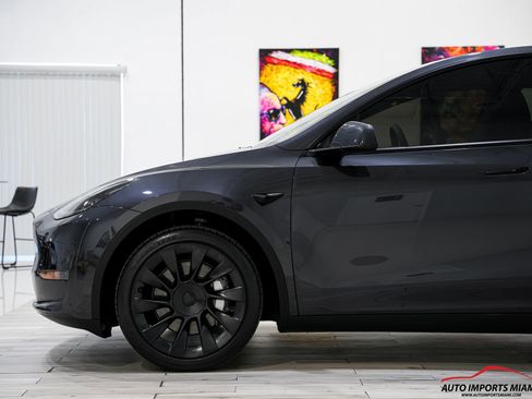 Used 2024 Tesla Model Y Long Range AWD/4WD image 14