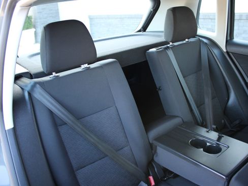 Used 2014 Volkswagen Tiguan S image 16