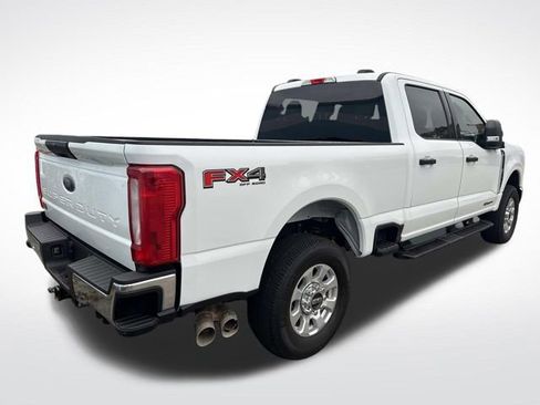 Used 2024 Ford F250 XLT w/ FX4 Off-Road Package image 4