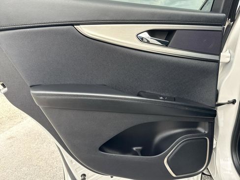 Used 2018 Lincoln MKX Premiere image 27