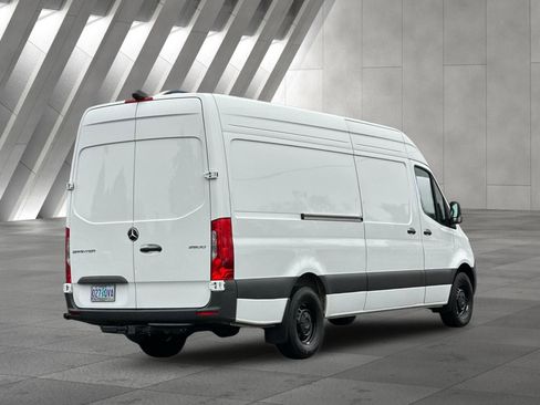 Used 2025 Mercedes-Benz Sprinter 2500 image 4