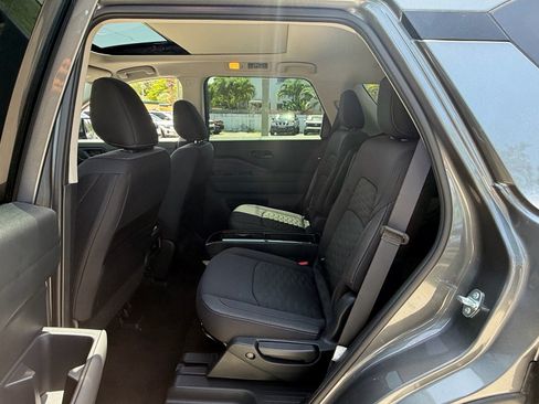 Certified 2025 Nissan Pathfinder SV w/ SV Premium Package FWD image 11