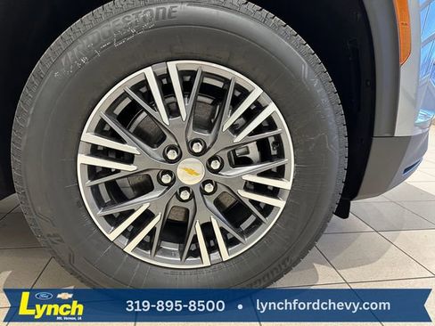New 2026 Chevrolet Traverse LT w/ Driver Confidence Package AWD/4WD image 25