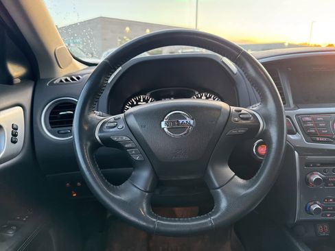 Used 2018 Nissan Pathfinder SL w/ SL Premium Package image 20