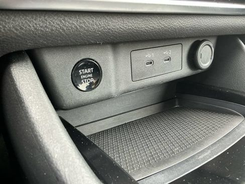 Used 2025 Nissan Rogue SV FWD image 23