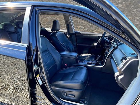 Used 2016 Toyota Camry XLE image 7