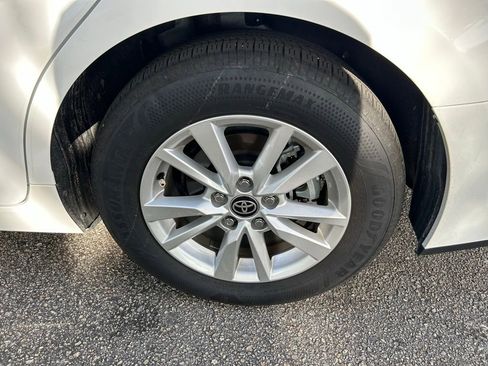 Used 2025 Toyota Camry LE w/ Convenience Package FWD image 10