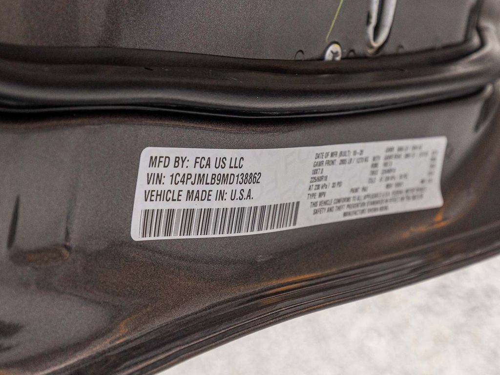 Used 2021 Jeep Cherokee Latitude Plus AWD/4WD image 16