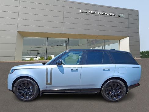 Used 2025 Land Rover Range Rover SE AWD/4WD image 6