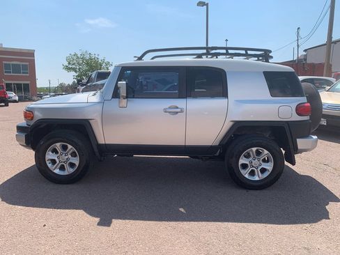Used 2007 Toyota FJ Cruiser 4WD image 5