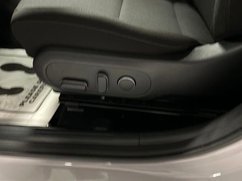 Used 2025 Hyundai Kona SEL image 11