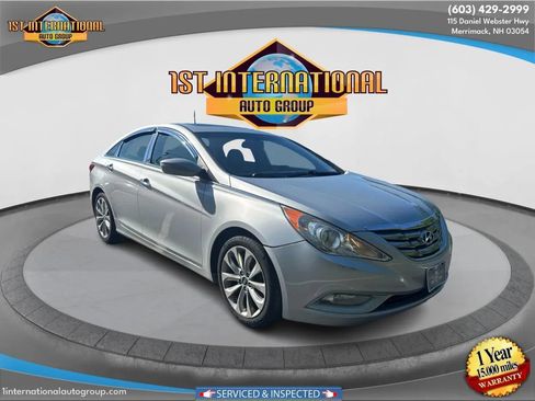 Used 2013 Hyundai Sonata SE w/ Navigation & Sunroof Pkg FWD image 2