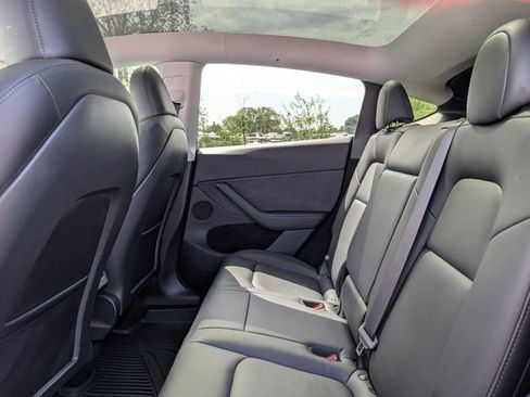 Used 2024 Tesla Model Y Long Range AWD/4WD image 17