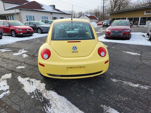 Used 2006 Volkswagen Beetle TDI Coupe w/ Package 2 image 4