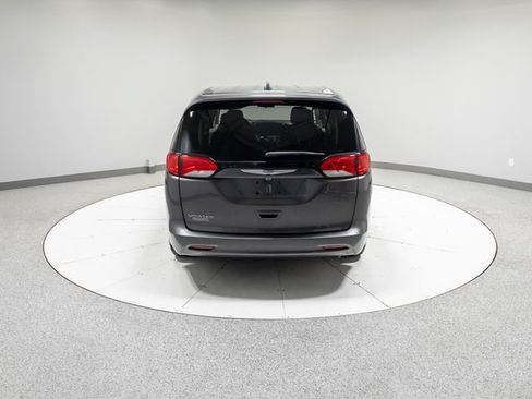 Used 2022 Chrysler Voyager LX FWD image 32