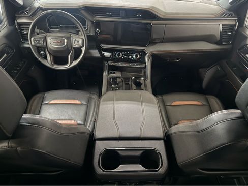 Used 2024 GMC Sierra 1500 AT4 w/ AT4 Preferred Package AWD/4WD image 17