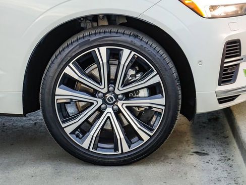 Used 2023 Volvo XC60 T8 Ultimate w/ Climate Package AWD/4WD image 10