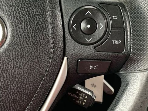 Used 2017 Toyota RAV4 LE w/ Carpet Mat Package AWD/4WD image 27
