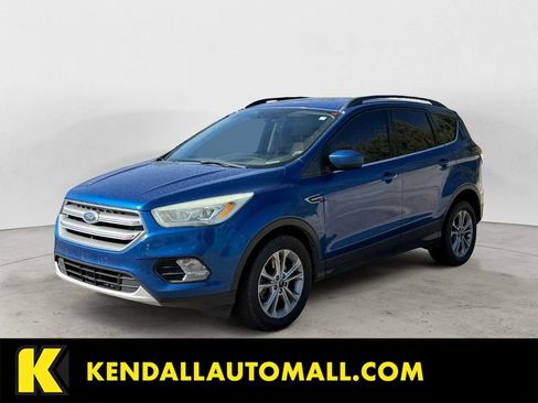 Used 2017 Ford Escape SE w/ Equipment Group 201A AWD/4WD image 1