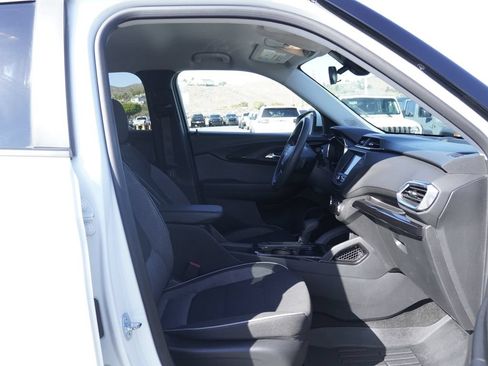 Used 2023 Chevrolet TrailBlazer LT AWD/4WD image 25