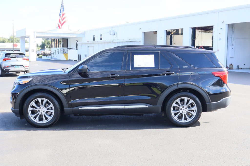 Used 2022 Ford Explorer XLT w/ Equipment Group 202A RWD image 6