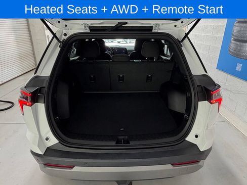 Used 2026 Chevrolet Equinox LT AWD/4WD image 17