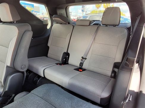 Certified 2025 Chevrolet Traverse LT image 15