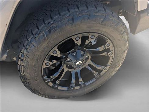 Used 2015 Jeep Wrangler Unlimited Sahara w/ Connectivity Group AWD/4WD image 18