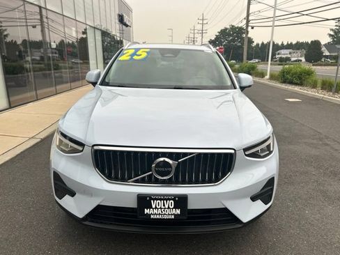 Certified 2025 Volvo XC40 B5 Core AWD/4WD image 7