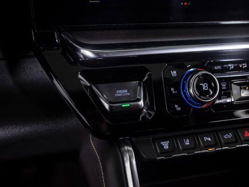 Used 2024 GMC Sierra 2500 Denali Ultimate image 30