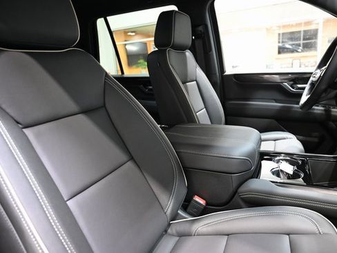 New 2026 GMC Yukon Elevation w/ LPO, Floor Liner Package image 8