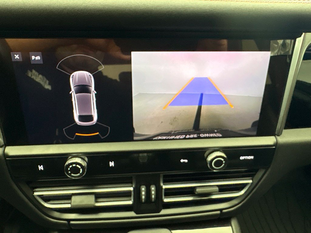 Certified 2023 Porsche Macan Turbo AWD/4WD image 41