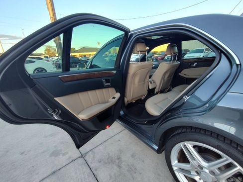 Used 2013 Mercedes-Benz E 350 Luxury image 24