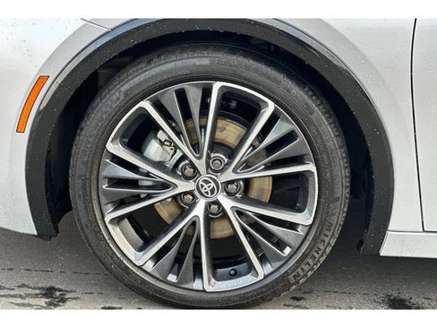 Used 2023 Toyota Prius XLE AWD/4WD image 32